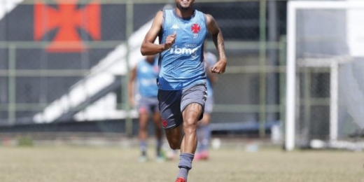Menezes, zagueiro do Vasco Sub-20, projeta duelo de volta contra o Flamengo: 'Trabalhamos muito forte'