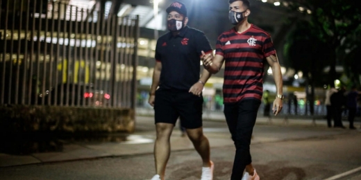 Menos de 1% dos colaboradores da partida entre Flamengo e Barcelona testaram positivo para Covid-19