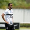 Mesmo com o anúncio de Vitor Pereira, Corinthians quer manter Fernando Lázaro na comissão técnica