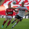 Miranda brinca com jogadores do Flamengo antes de duelo no Maracanã: ‘Não quiseram me trazer’