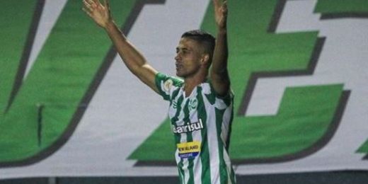 Moral com o chefe! Marquinhos Santos revela adoração pelo futebol de Ricardo Bueno