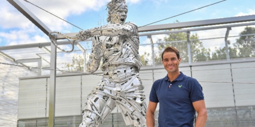 Nadal inaugura própria estátua em Roland Garros