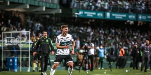 Natanael destaca força do grupo do Coritiba e já projeta Série A em 2022