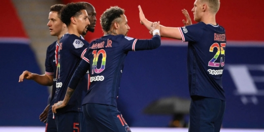 Neymar, Mbappé e Marquinhos marcam em vitória sobre o Reims, e PSG segue na luta pelo título francês