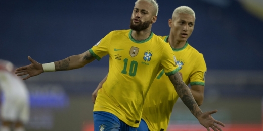 Neymar vê sua função de fio condutor da Seleção Brasileira mais acentuada em goleada com 'testes'