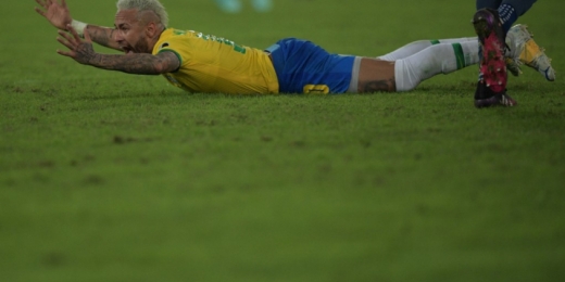 Neymar volta a criticar gramados da Copa América: 'Onde será o próximo jogo?'