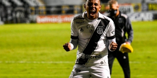 Niltinho celebra vitória da Ponte Preta na Série B no último minuto: 'Acreditamos até o final'