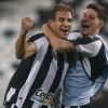 Nos Bastidores, Rafael Moura ressalta união do grupo e comemora gol pelo Botafogo: ‘Muito feliz’