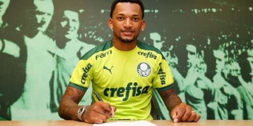 Palmeiras anuncia a contratação do volante Jailson por uma temporada