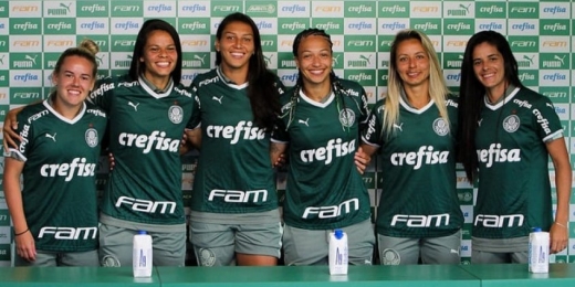 Palmeiras apresenta 'pacotão' de reforços do time feminino para 2022
