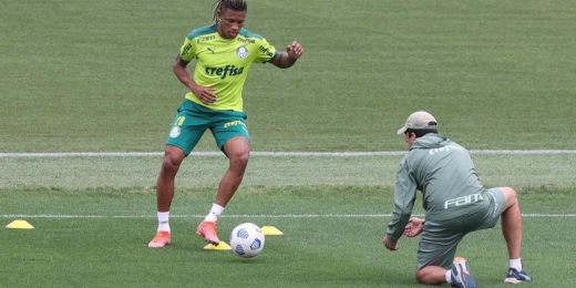 Palmeiras faz treino tático pensando em jogo contra Flamengo