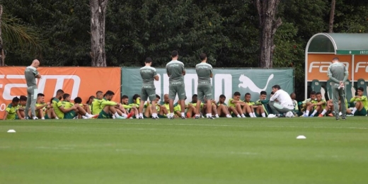 Palmeiras treina e tem conversa de Abel com o elenco, além dos retornos de Zé Rafael e Marcos Rocha