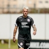 Para manter o alto nível em 2022, Róger Guedes segue rotina que antecedeu a sua volta ao Corinthians