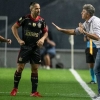 Passeio na Vila! Gabigol faz três contra o Santos, e Flamengo goleia com direito a marca de estreante