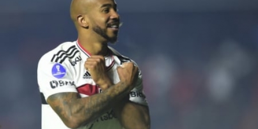 Patrick, do São Paulo, ironiza críticas sobre forma física: 'Como fiz gol, não sou gordo'