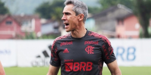 Paulo Sousa chega cedo ao CT e dá sequência à preparação para a pré-temporada do Flamengo