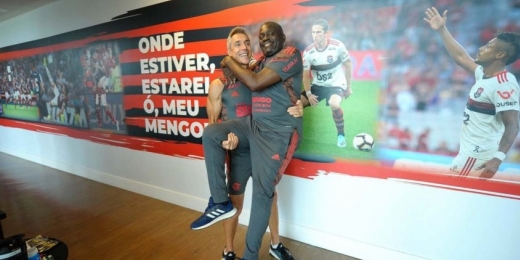 Paulo Sousa, do Flamengo, exalta Denir: '40 anos de dedicação ao clube é inquestionavelmente amor e paixão'