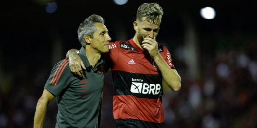 Paulo Sousa responde se há 'clima' para Léo Pereira 'dar a volta' após falhas pelo Flamengo na final