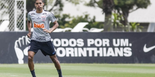 Pedrinho quer decidir o futuro rapidamente, prioriza o Corinthians, mas diretoria prega cautela