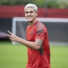 Pedro testa negativo para Covid-19 e retorna aos treinos do Flamengo nesta sexta