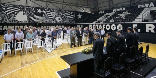 Pela mudança: conselheiros do Botafogo votam pela aprovação da compra da SAF