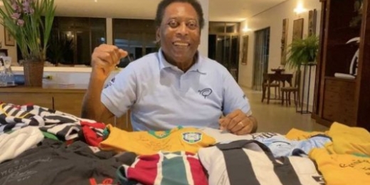 Pelé ‘invade’ rede social da filha, se diz bem após alta do hospital e brinca: 'Posso até jogar no domingo'