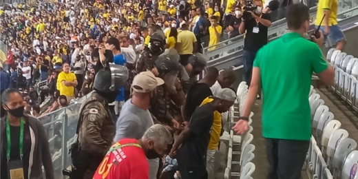 PM detém 21 pessoas após briga de organizadas de Atlético-MG e Cruzeiro em jogo da Seleção
