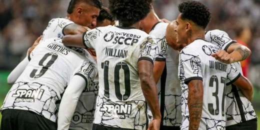 Pode se iludir? Lázaro analisa 'quinteto mágico' do Corinthians: 'A tendência é ir melhorando'