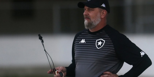 Preparador usa exemplos de Erison, Raí e Felipe Ferreira em preleção na vitória do Botafogo: 'Tem que ser f...'