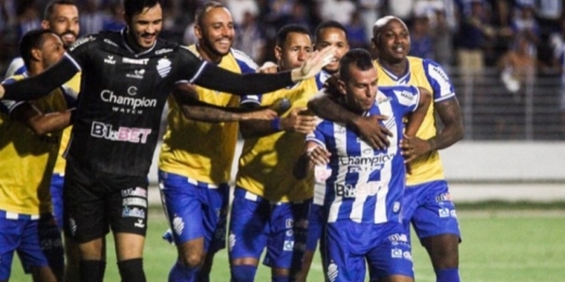 Próximo adversário do Vasco, CSA tem velhos conhecidos do futebol carioca e encara 'maratona de jogos'