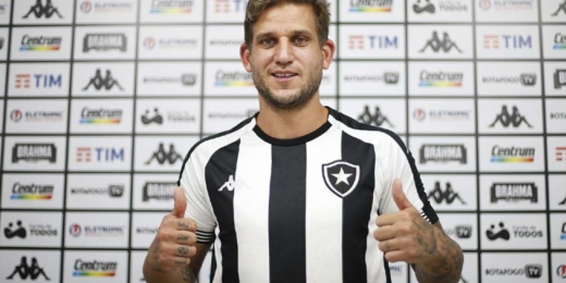 Rafael Moura é relacionado pelo Botafogo para o jogo contra o Remo