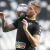 Rafael Navarro recusa proposta e renovação com o Botafogo emperra
