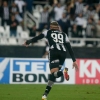 Rafael Navarro resolve, marca dois e Botafogo goleia o Brusque na Série B