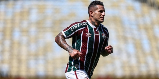 Raúl Bobadilla testa positivo para Covid-19 e está fora da partida do Fluminense contra o Cerro Porteño
