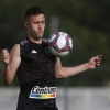 Recuperado de lesão, Matheus Frizzo treina com bola e volta à rotina no Botafogo