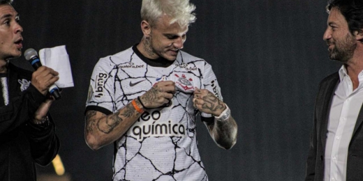 Reforço do Corinthians já espera estrear contra o Juventude: 'Vamos ver se o Sylvinho da essa moral'