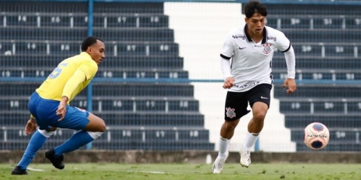 Reifit celebra gol em vitória do Corinthians no Paulistão sub-20