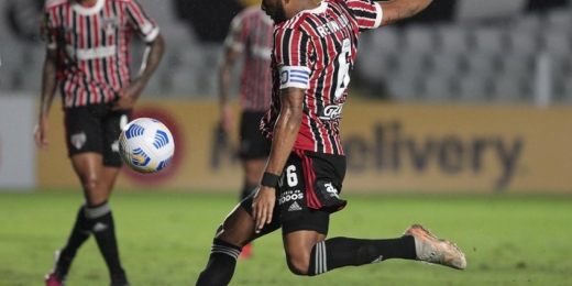 Reinaldo lamenta gol sofrido pelo São Paulo no empate contra o Juventude: 'Gosto amargo'