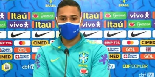 Renan Lodi celebra bom momento na Seleção Brasileira: 'Procuro construir meu caminho aqui'