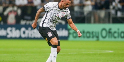 Renato Augusto 'técnico' e Paulinho próximo ao gol: destaques da estreia do Corinthians no Paulistão