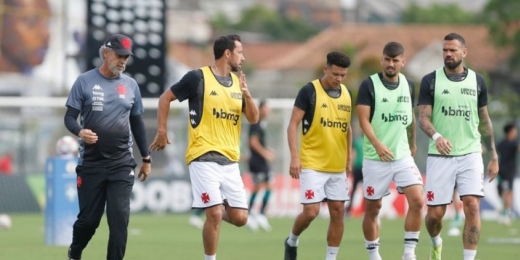 Reta final da Série B e clássico com o Botafogo em São Januário: confira a agenda do Vasco em novembro