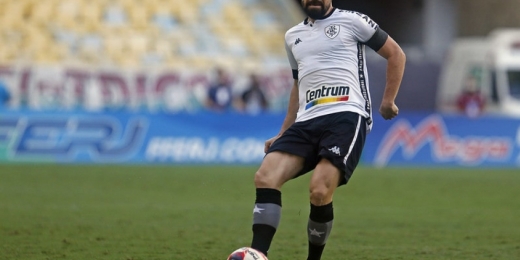 Ricardinho contesta possível pênalti sofrido por Ronald em Botafogo x Vasco: 'Se é fora da área ele daria'