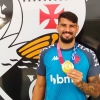 Ricardo Graça se reapresenta no Vasco e mostra medalha de ouro dos Jogos Olímpicos de Tóquio