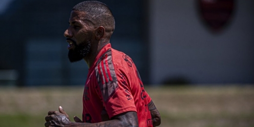 Rodinei segue treinando à parte no Flamengo; elenco folga no domingo