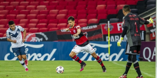 Rodrigo Caio destaca evolução defensiva do Flamengo e valoriza liderança de grupo na Libertadores