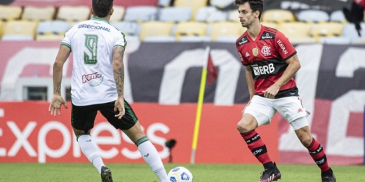 Rodrigo Caio divide bom momento da defesa do Flamengo com os atacantes