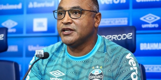 Roger Machado elogia atuação do Grêmio diante do Internacional