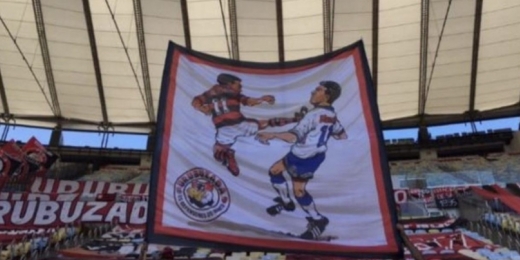Romário agradece 'homenagem' de torcida do Flamengo em confronto na Libertadores