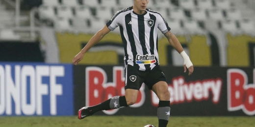 Romildo se diz bem fisicamente e vê melhora no Botafogo antes de jogo com o Vasco: 'Vejo o grupo evoluindo'