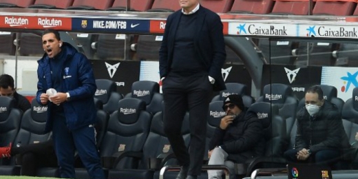 Ronald Koeman permanece como técnico do Barcelona